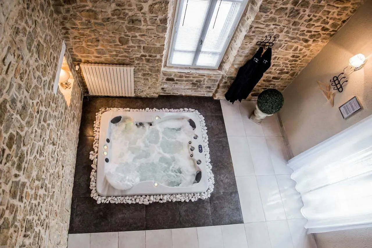 Au Domaine Des Anges, 3 Gites Luxueux Avec Jacuzzi Privatif, Sauna, Mini-Piscine, Piscine Exterieure Chauffee En Saison Bain-de-Bretagne Holiday home